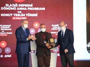 Cumhurbaşkanı Erdoğan: “Elazığ’da 8 bin ailemizi yeni evlerine kavuşturmuş oluyoruz”