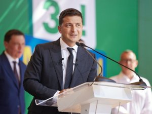 Ukrayna Devlet Başkanı Zelenskiy: “Karantina bitti, aşılama şubatta başlıyor”