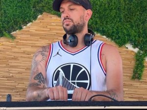 Eski futbolcu yeni DJ Anıl Canbıçakoğlu: “Müzik setim terapi araçlarım gibi”