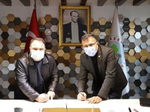 Alaşehir’de belediye işçilerini sevindiren imza