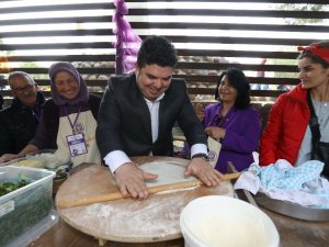 Buca’nın üreten elleri Mevlana’da tezgah açıyor
