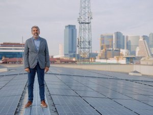 Vodafone, bulut müşterilerine yüzde 100 yenilenebilir enerjiyle servis verecek