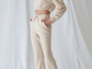 Sezonun trend rengi buttermilk, DeFacto tasarımlarıyla buluştu