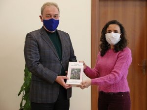 Cumhurbaşkanlığı himayesinde hazırlanan kitaba KSBÜ desteği