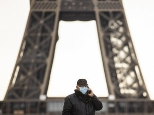 Fransa’da son 24 saatte 22 bin 86 yeni vaka