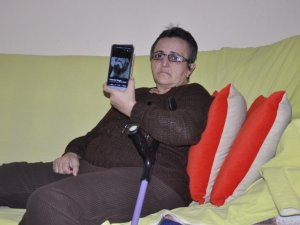 Felçli kadın, 6 aydır özel eğitimli köpeğini arıyor