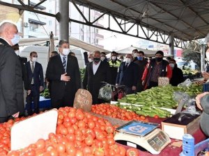 Vali Yılmaz’dan semt pazarında korona virüs denetimi