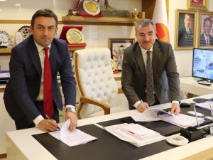 Başkan Özdemir: “İşçimize enflasyon oranı üzerinde bir zam ile sözleşmemizi imzaladık"