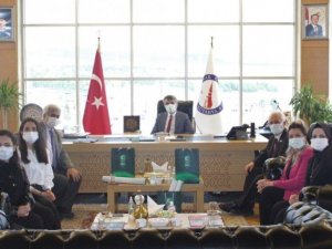 Rektör Uysal: “Yeşilay’a elimizden gelen desteği vereceğiz”