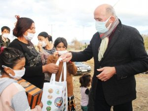 Başkan Ertürk’ten mevsimlik işçilere yardım eli