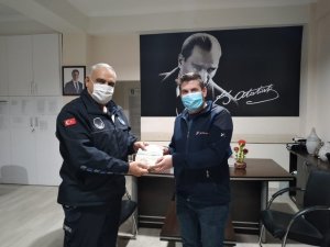 ATM’de para bulan zabıtadan örnek davranış