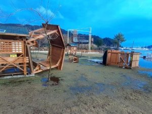 Marmaris’te fırtına sonrası çalışmalar sürüyor