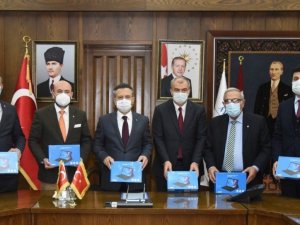 Aydın Ticaret Borsası’ndan uzaktan eğitime tablet desteği