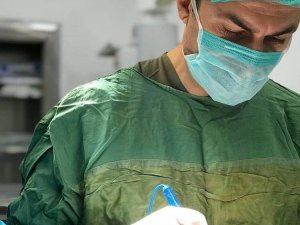 Aylarca mesanesinde 7 cm büyüklüğündeki tümörle yaşadı