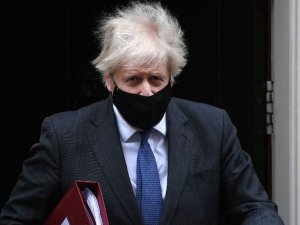 İngiltere Başbakanı Johnson, karantinadan çıkışı için "yol haritası" sözü verdi