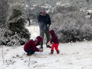 Kar gören Muğlalılar Yılanlı dağına çıktı