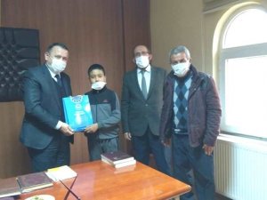 Hisarcık’ta Hafızlık hazırlık sınıfı öğrencilerine tablet bilgisayar