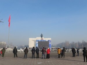 Kırgızistan’da Cumhurbaşkanlığı seçimini kazanan Caparov yemin etti