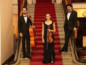 Süreyya Operası beste yarışmasının kazananları “Piyanolu Üçlüler” albümünde bir araya geldi