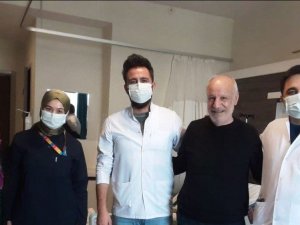 Covid-19 hastası 79 gün sonra taburcu oldu