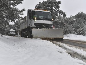 İzmir’in yüksek kesimlerde karla mücadele