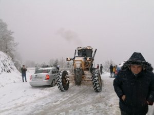 Ödemiş’te dağlar kar altında ekipler alarmda