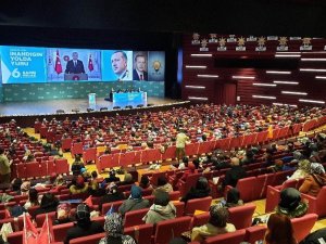AK Parti Konya İl Kadın Kolları Başkanı Esra Doğan güven tazeledi
