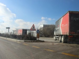 Ankara’ya getirilen ikinci parti aşılar aşı ve ilaç deposuna sevk edildi