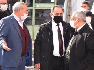 Başkan Zeybek: "Güzel şehrimizin tüm mahallelerinde büyük bir gayretle çalışıyoruz"