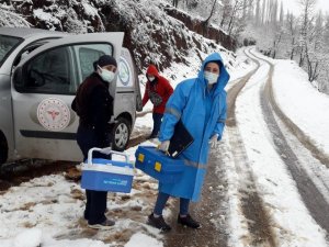 Osmaniye’de aşılama çalışmaları zorlu kış şartlarında devam ediyor