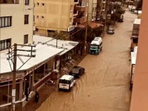 İzmir yağmura teslim