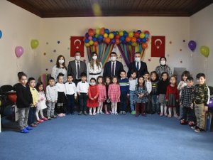 Şehzadeler’in minikleri karnelerini törenle aldı