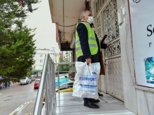 Üreticinin elinde kalan patatesler alınarak ihtiyaç sahiplerine dağıtılıyor