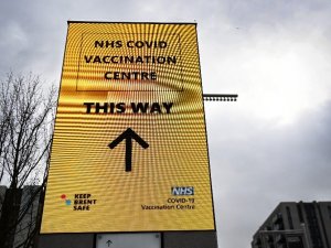 İngiltere’de son 24 saatte Covid-19’a bağlı 587 can kaybı