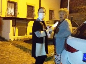 Evi küle dönen yaşlı kadın kedileri için gözyaşlarına boğuldu