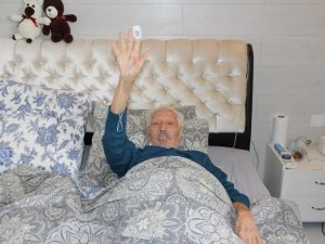 İki kez solunumu, bir kez kalbi durdu; 89 yaşında Covid’i yendi