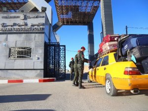 Gazze ile Mısır arasındaki Refah Sınır kapısı 4 günlüğüne açıldı