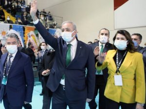 AK Parti’de Kadem Mete güven tazeledi