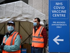 İngiltere’de son 24 saatte Covid-19’a bağlı 406 can kaybı