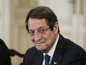 Rum lider Anastasiadis’ten "Altın pasaport" skandalı için özür