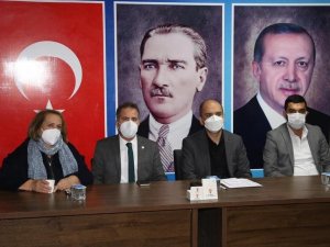 AK Parti İl yönetimi görev bölümü yaptı