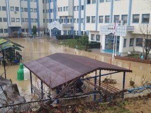 Meteorolojinin verileri Manisa’daki yağışın şiddetini ortaya koydu
