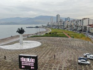 İzmir’de sular çekildi