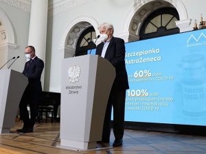 Polonya, AstraZeneca aşısının 60 yaş altı vatandaşlara yapılmasına onay verdi