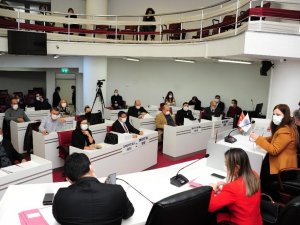 Balçova Belediyesinden esnafa bin TL maddi yardım