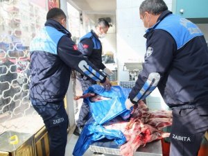 Mersin’de kilolarca kokmuş et, kıyma, peynir ve salça ele geçirildi