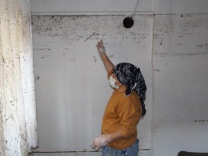 İzmir’de selin izleri temizlenmeye çalışılıyor