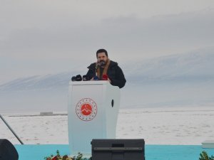 Başkan Sayan: “Teröre karşı Ağrı Dağı gibi başımızı dik tutalım”