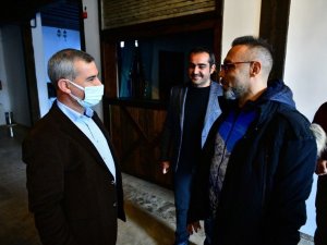 Sanatçı Umut Oğuz, tarihi Yeşilyurt Konaklarına hayran kaldı