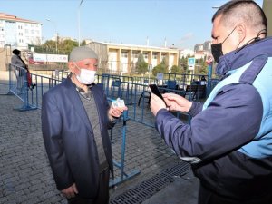 Başakşehir Belediyesinden çınarlara HES kodu kartı